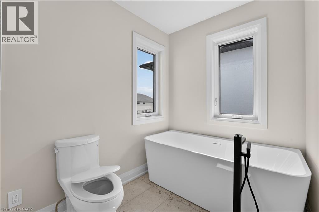 8905 Angie Drive, Niagara Falls, ON