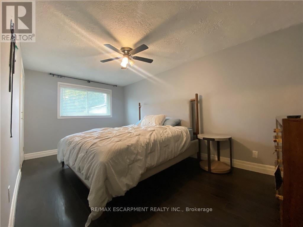 24 Queenslea Drive, Hamilton, ON