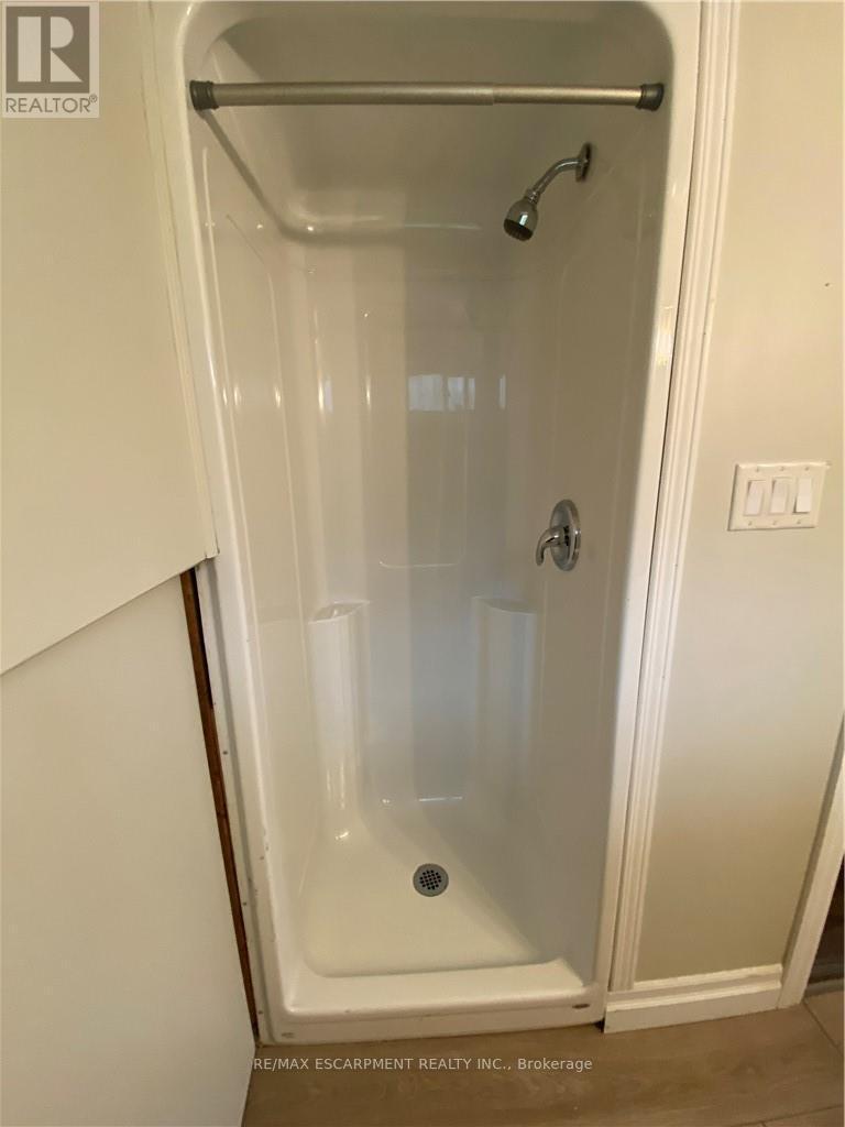 24 Queenslea Drive, Hamilton, ON