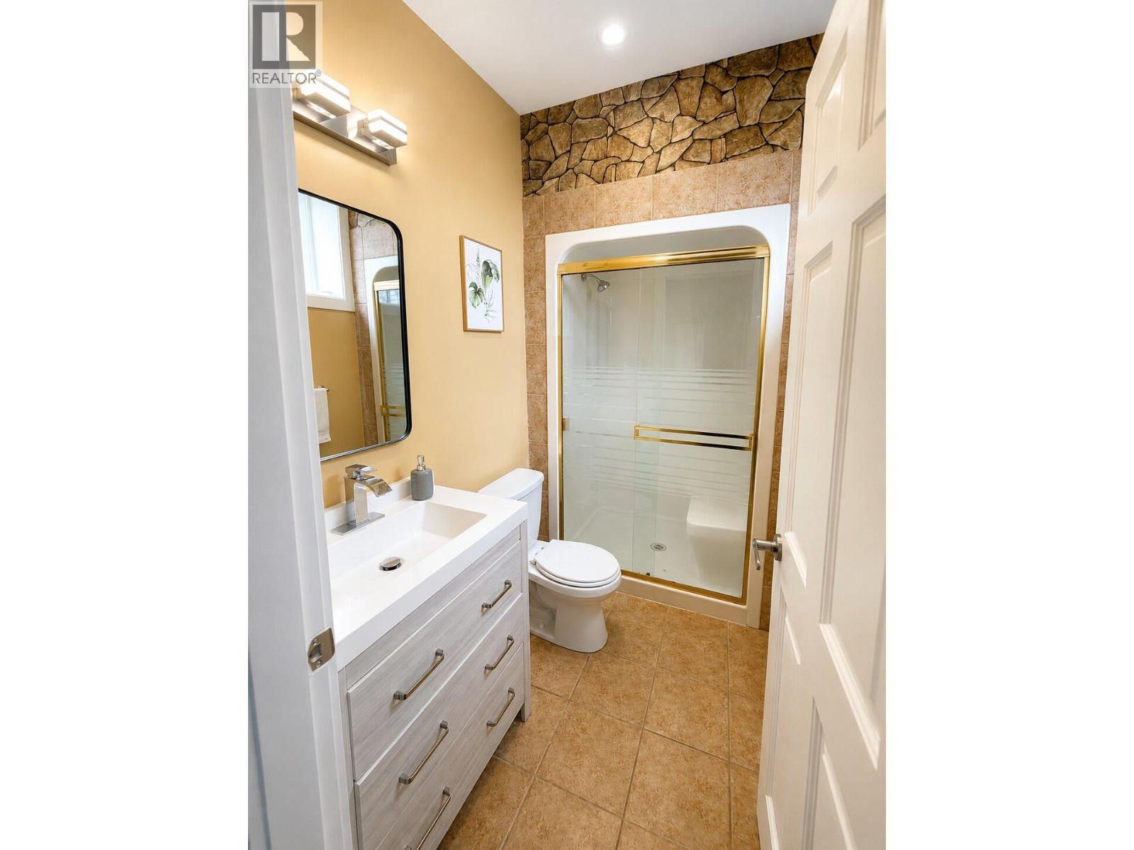 7250 Highway 97 S, Peachland, BC