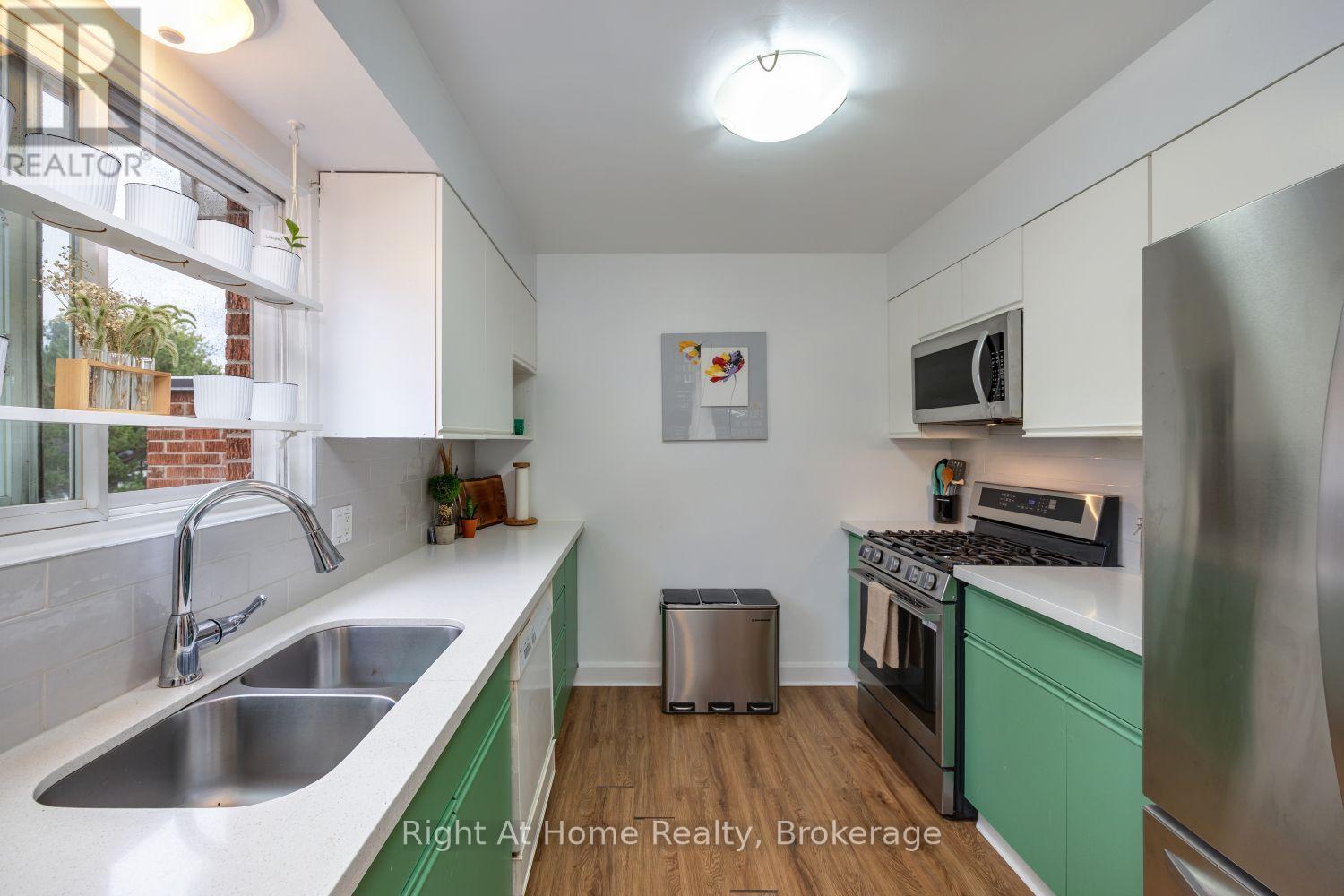 10 Newing Court, Ajax (South East), ON