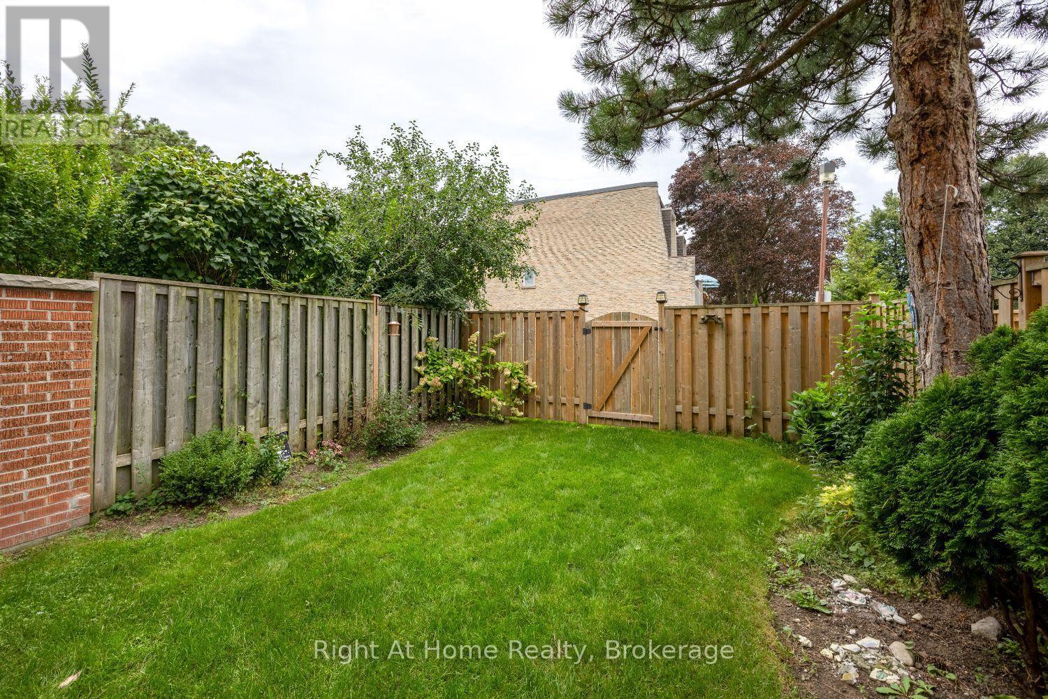 10 Newing Court, Ajax (South East), ON