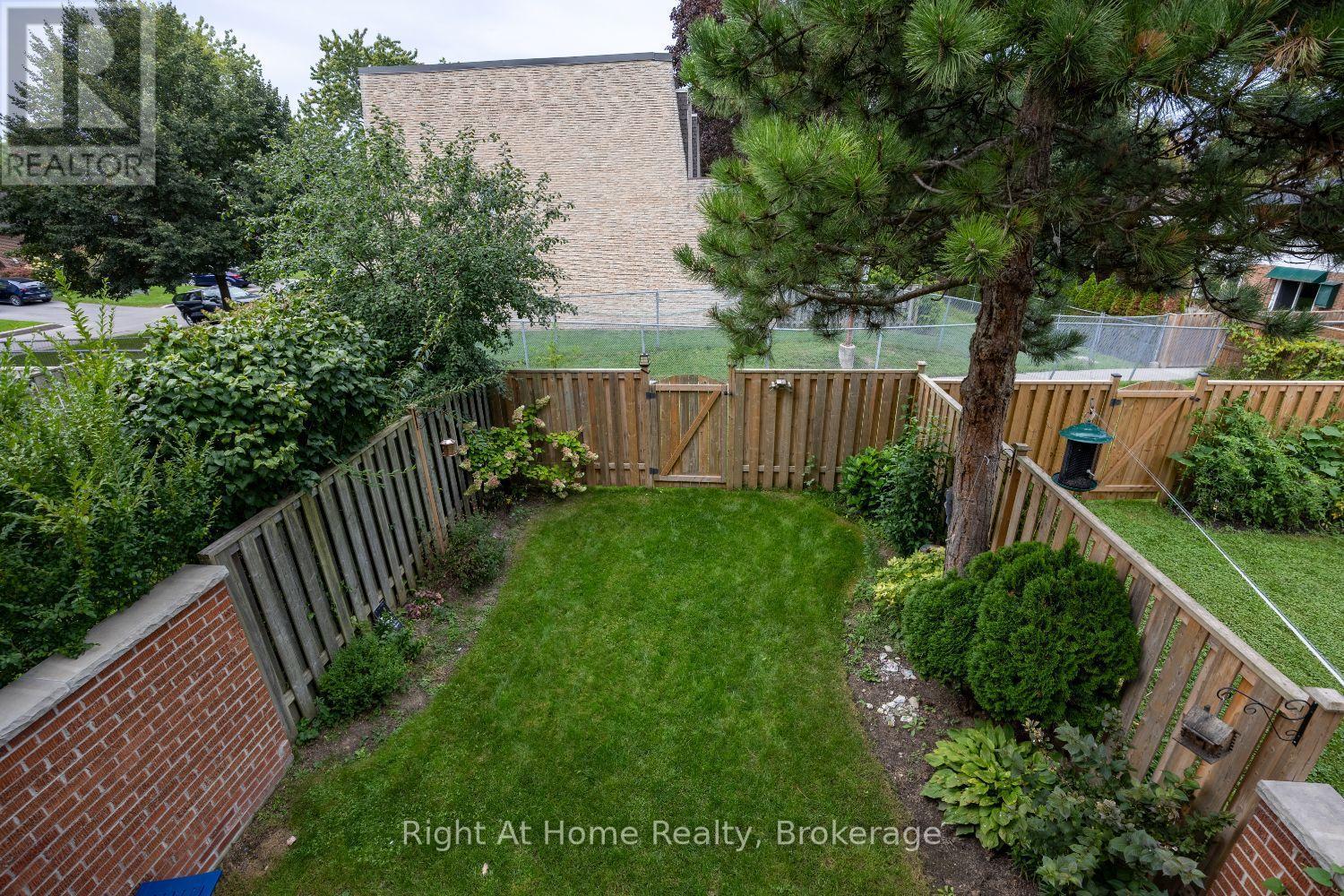 10 Newing Court, Ajax (South East), ON