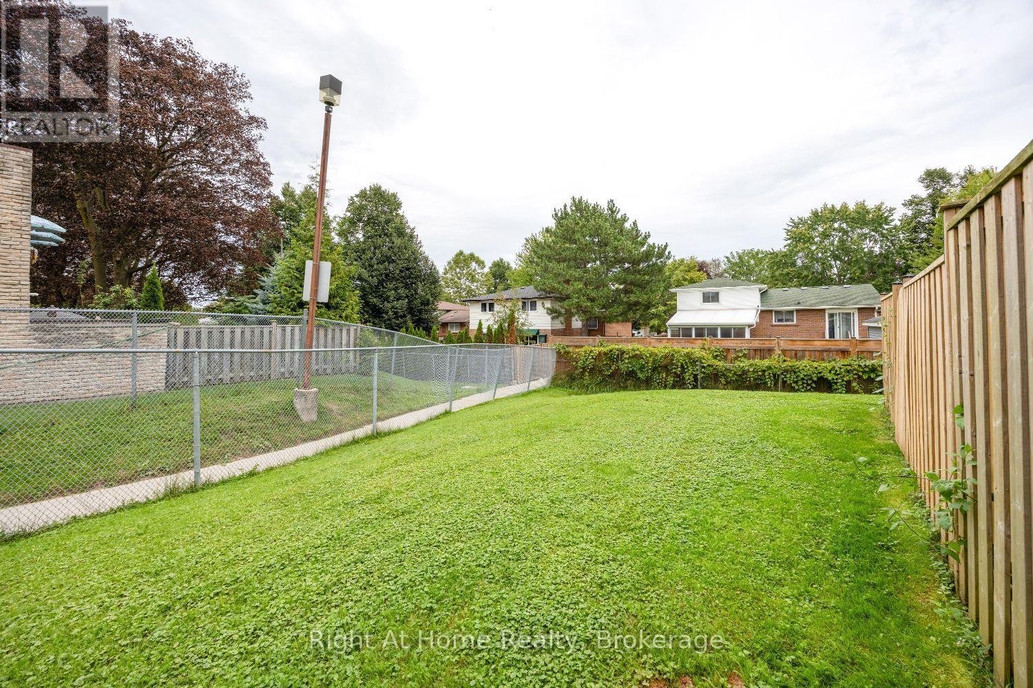 10 Newing Court, Ajax (South East), ON