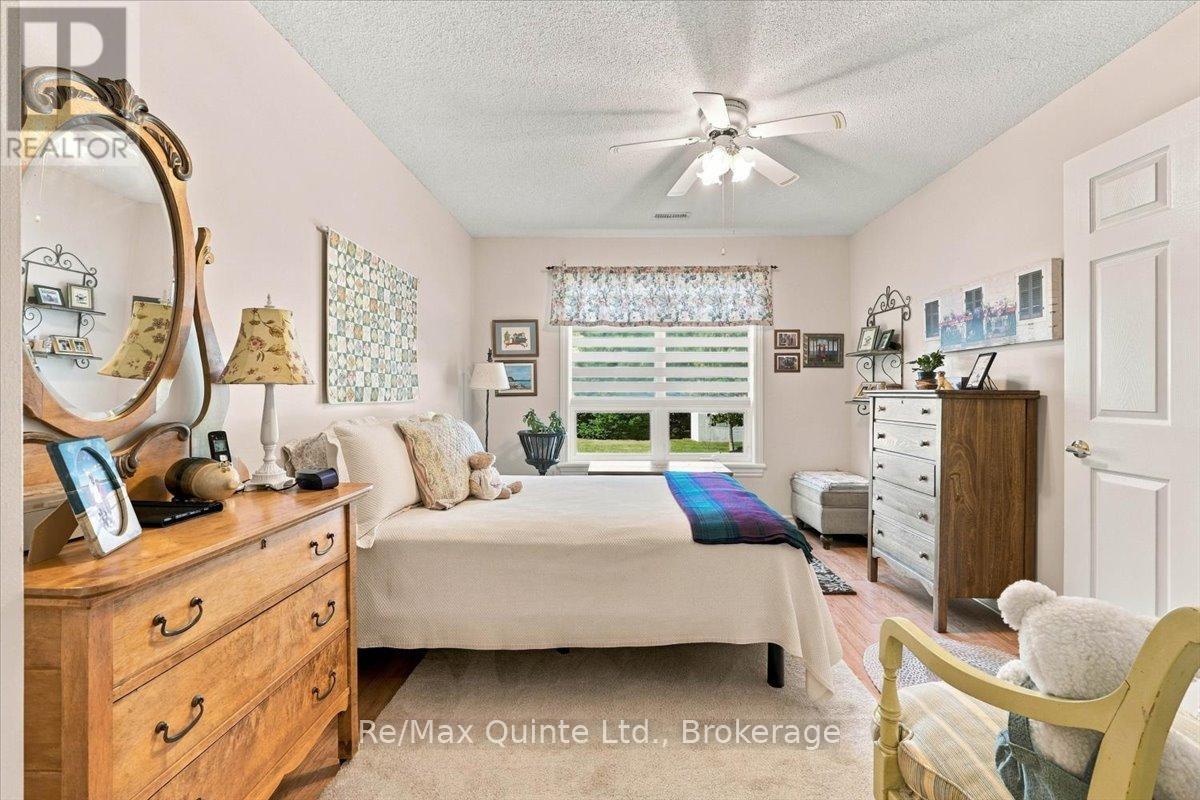 14 - 15 Aldersgate Drive, Belleville (Belleville Ward), ON