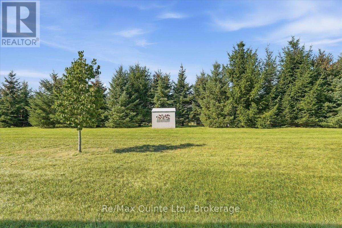 14 - 15 Aldersgate Drive, Belleville (Belleville Ward), ON