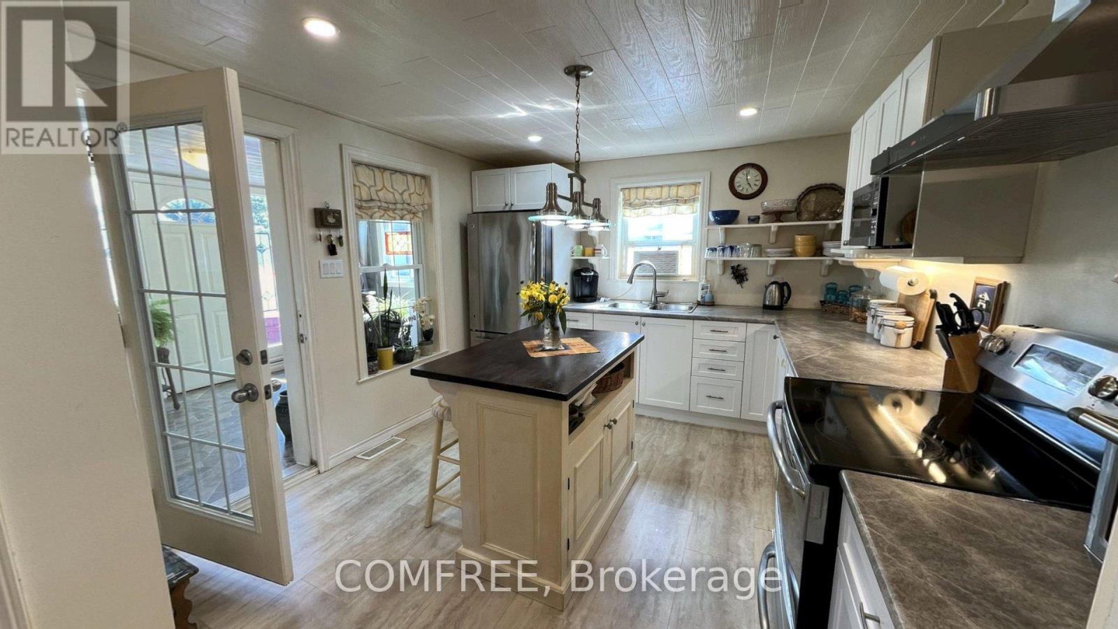 610 East Street W, Edwardsburgh/Cardinal, ON