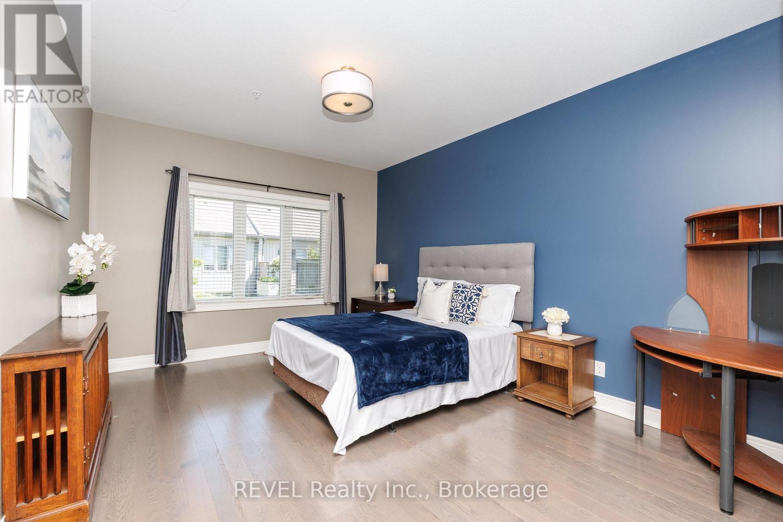 38 Sandalwood Common, St. Catharines (Port Weller), ON
