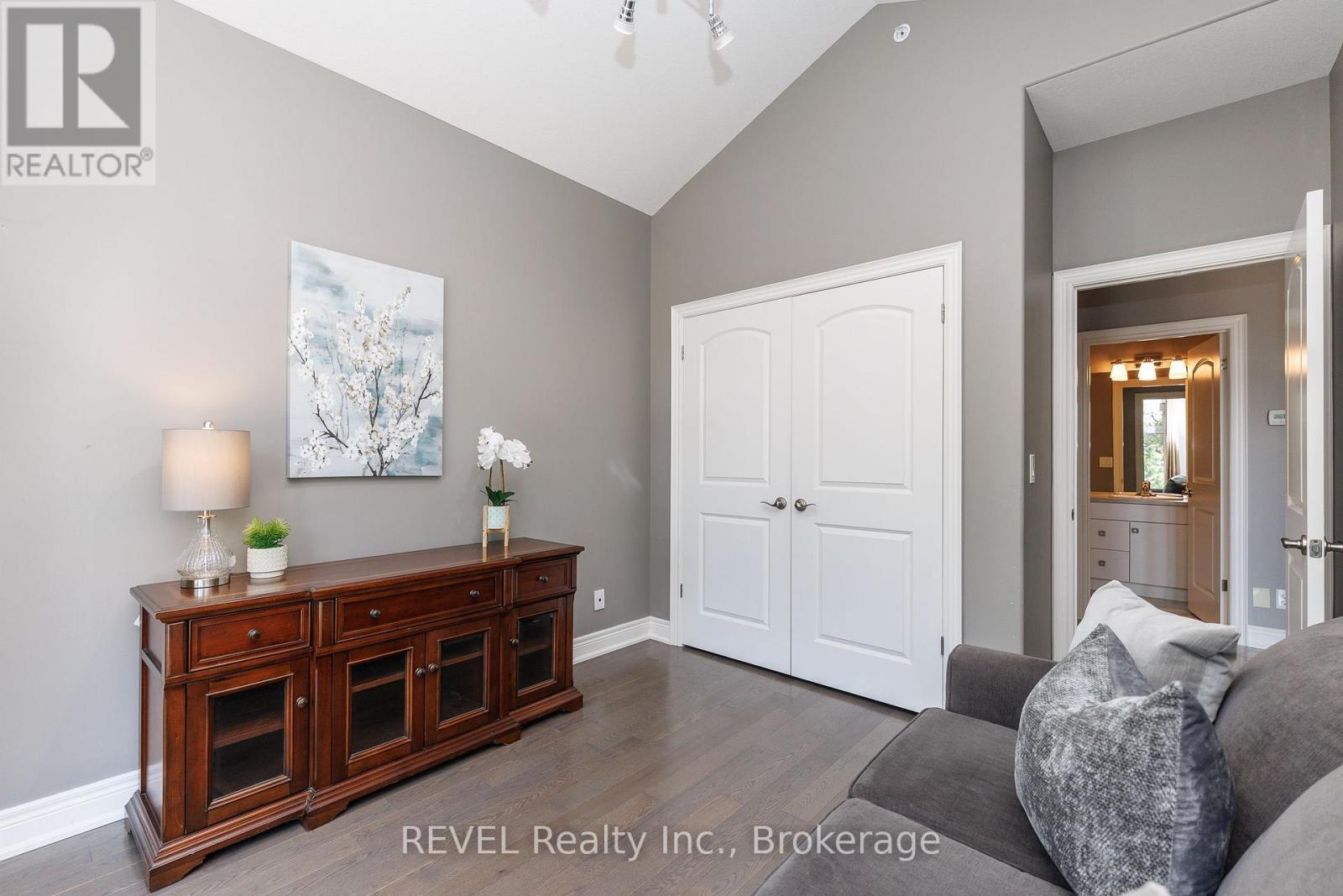 38 Sandalwood Common, St. Catharines (Port Weller), ON