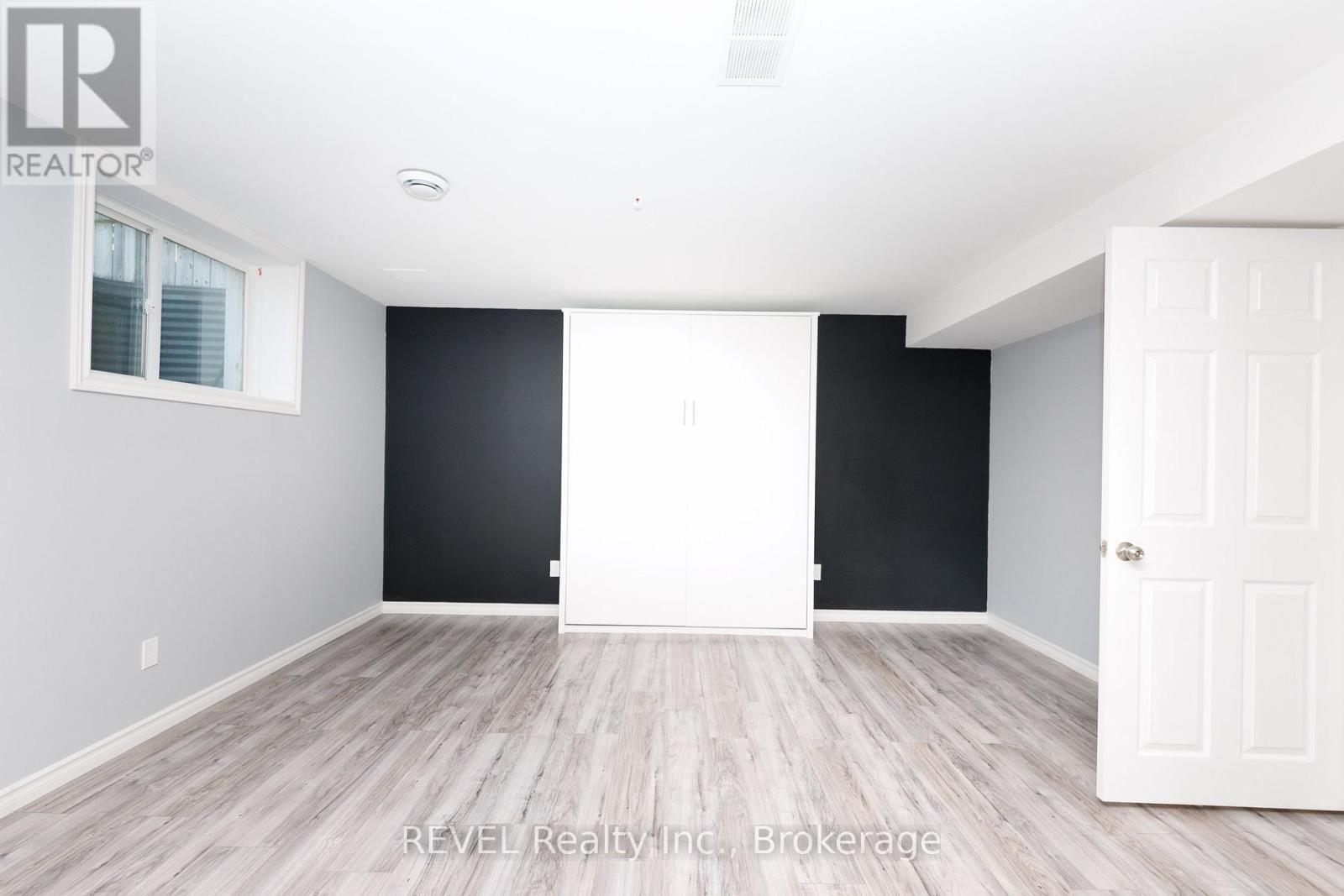 38 Sandalwood Common, St. Catharines (Port Weller), ON