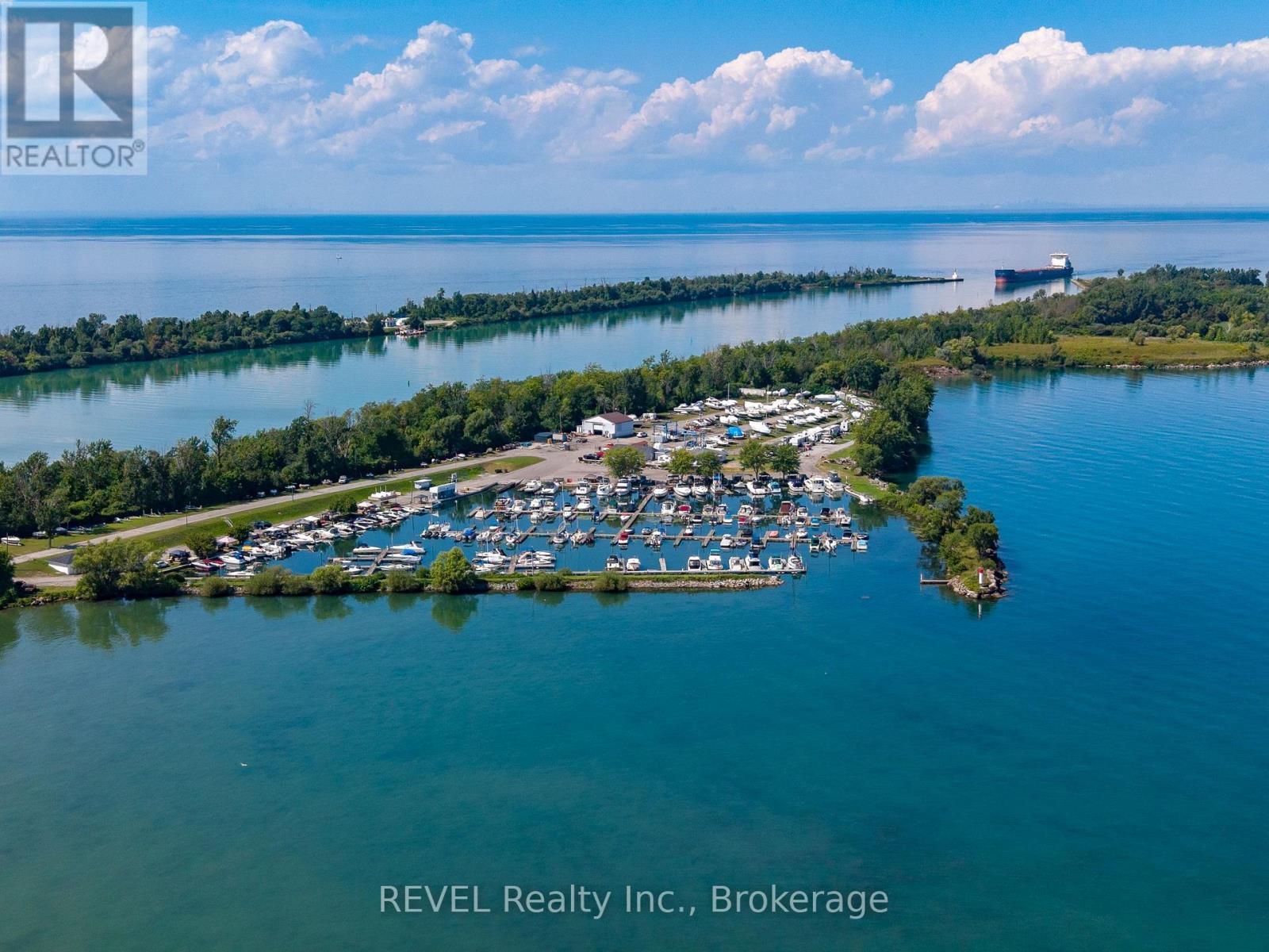 38 Sandalwood Common, St. Catharines (Port Weller), ON