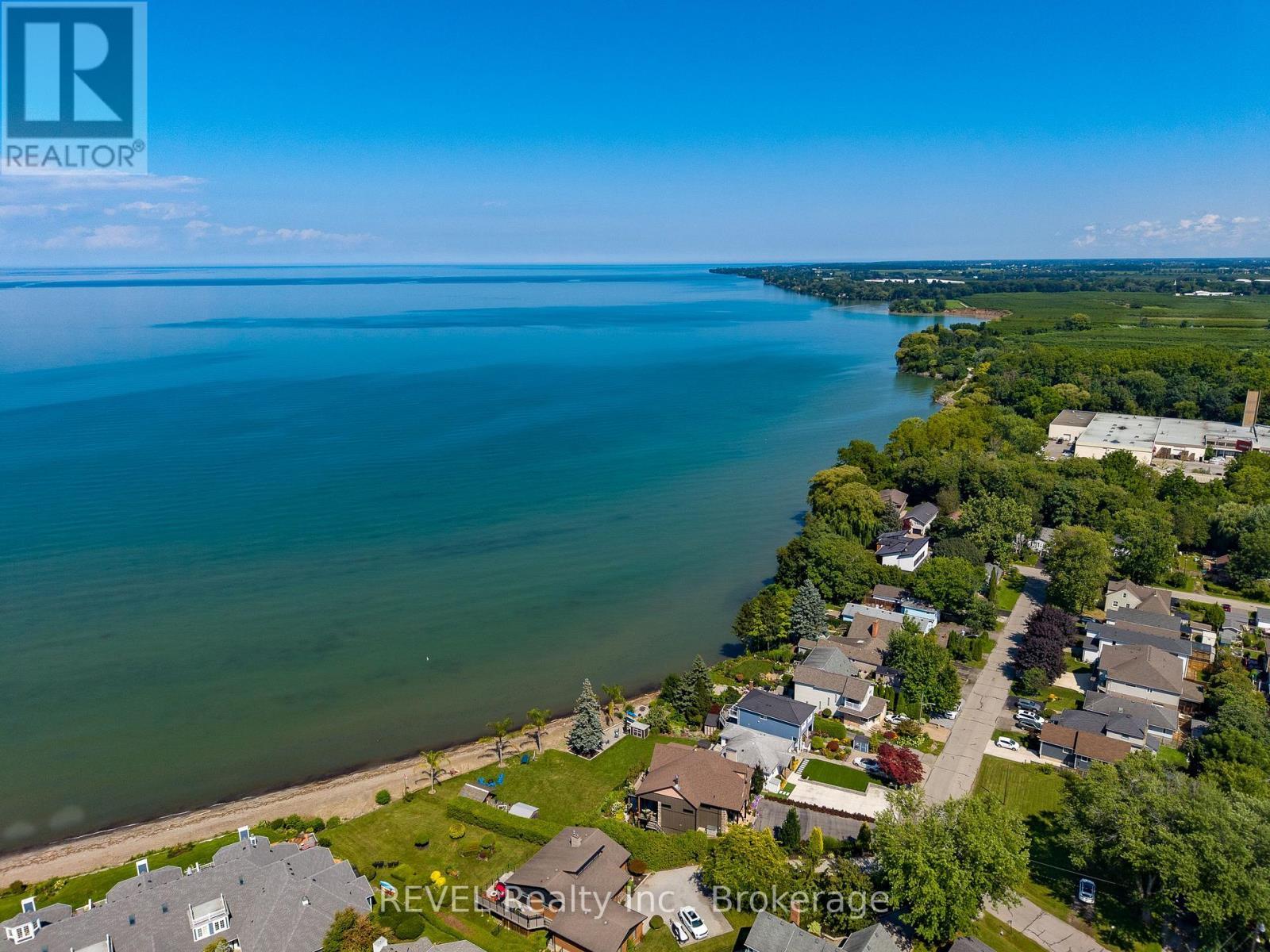 38 Sandalwood Common, St. Catharines (Port Weller), ON