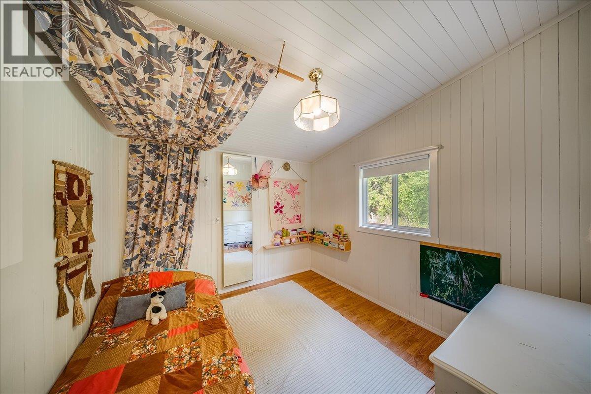 Bedroom 2 - 2396 Nault Road, Pass Creek, BC