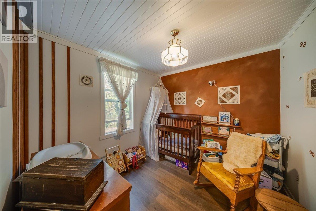 Bedroom 3 - 2396 Nault Road, Pass Creek, BC