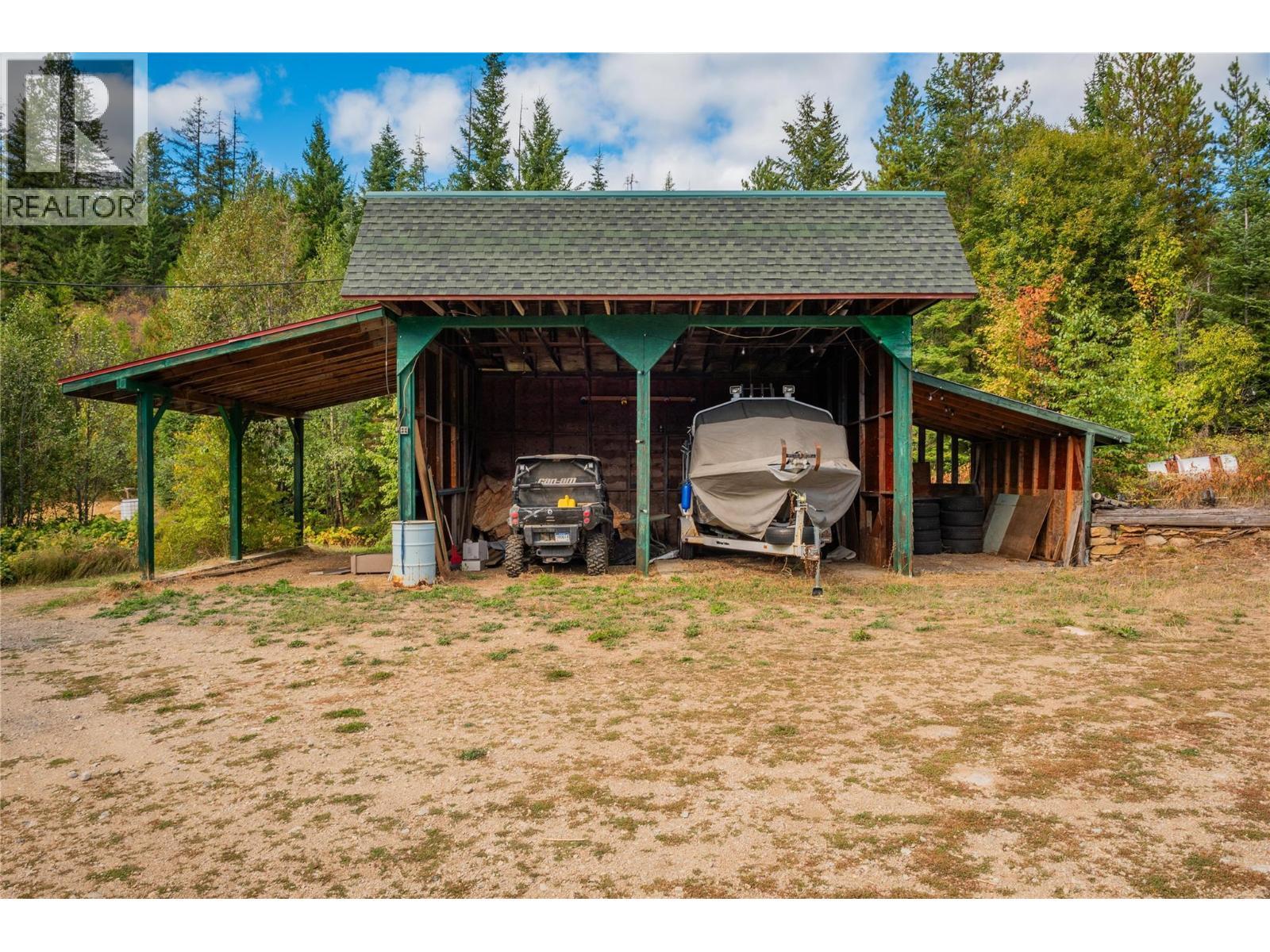 2396 Nault Road, Pass Creek, BC