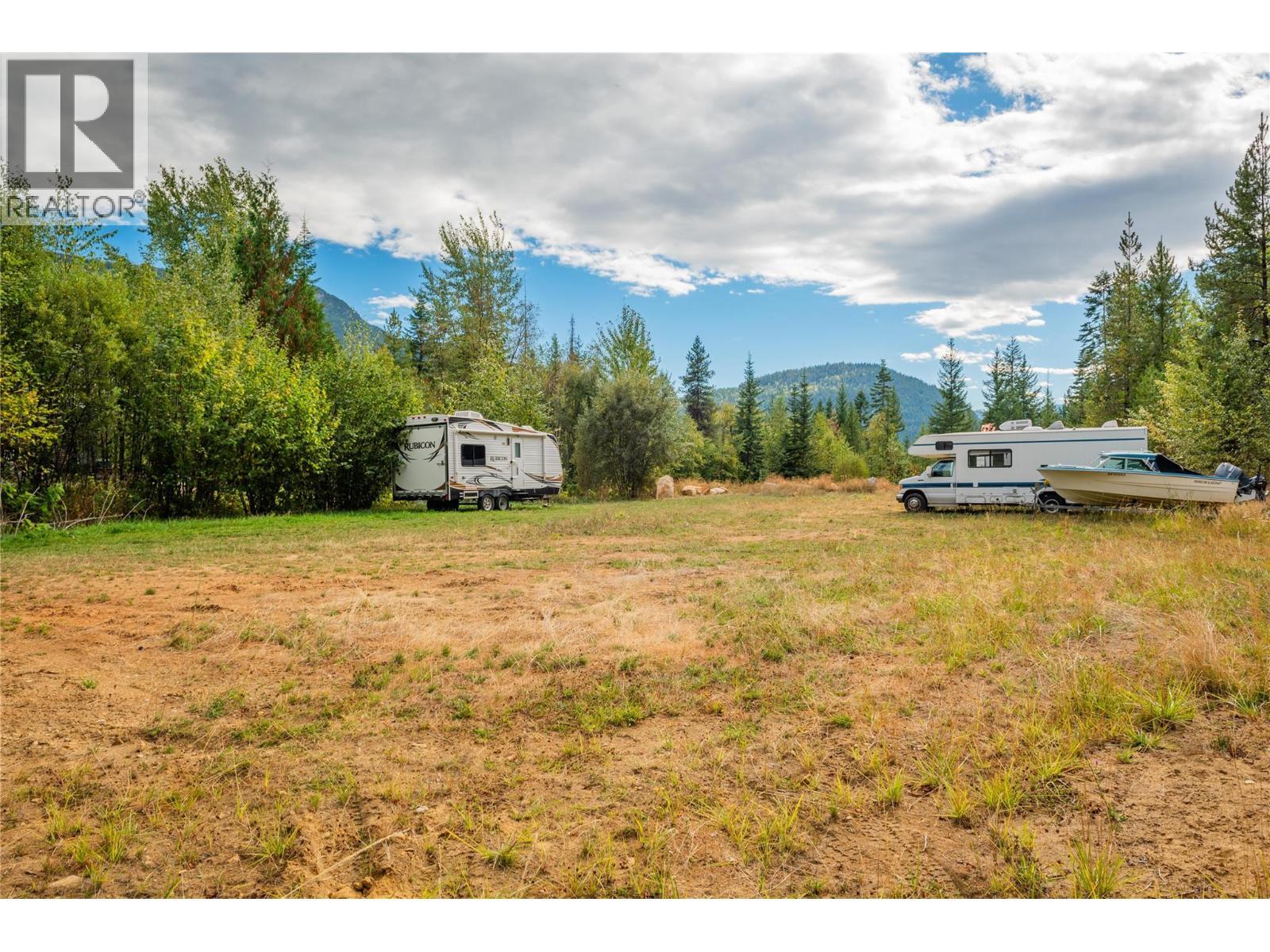 2396 Nault Road, Pass Creek, BC
