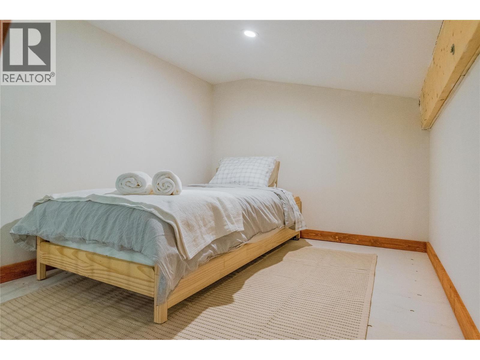 Loft - 2396 Nault Road, Pass Creek, BC