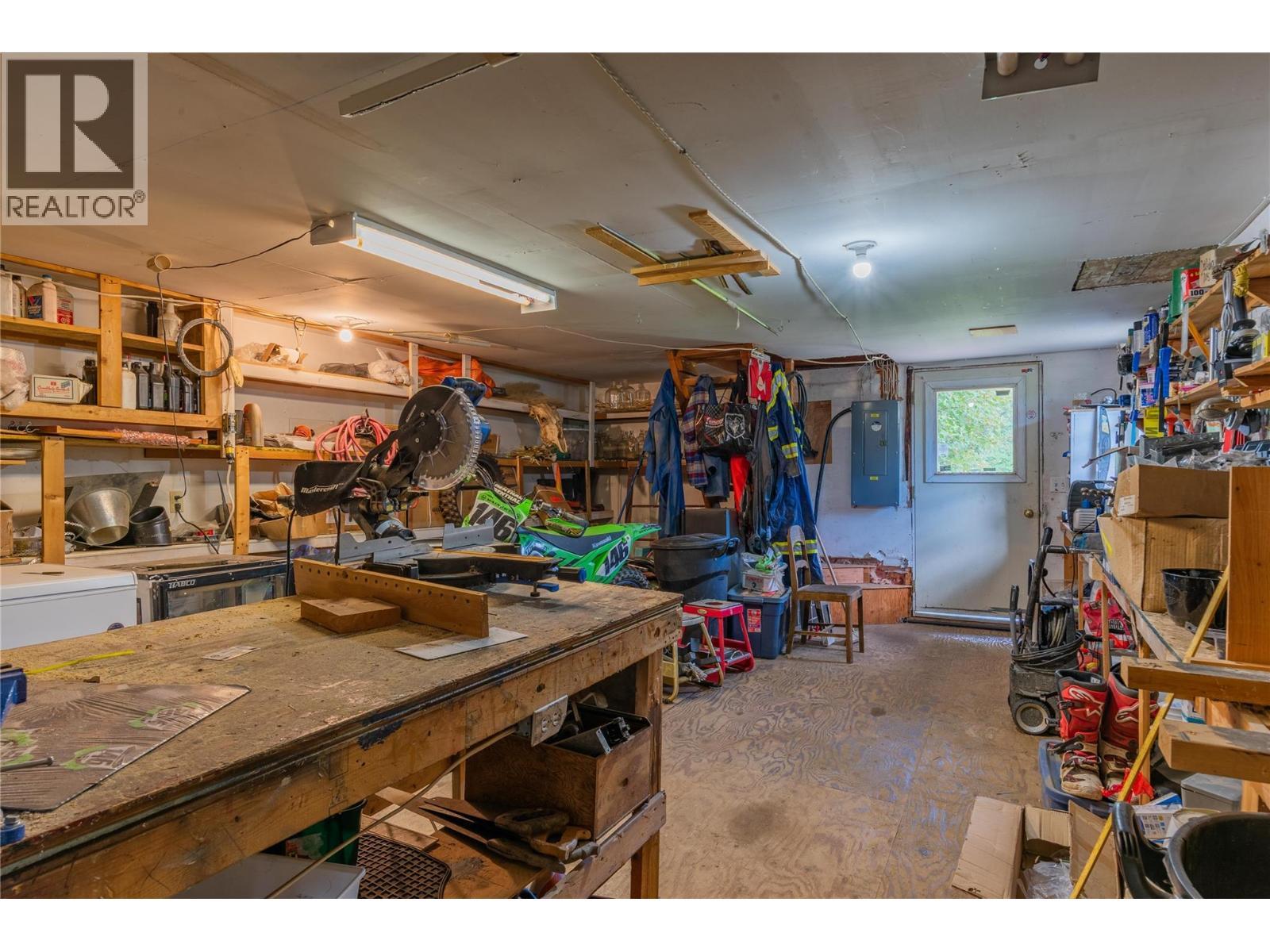 2396 Nault Road, Pass Creek, BC