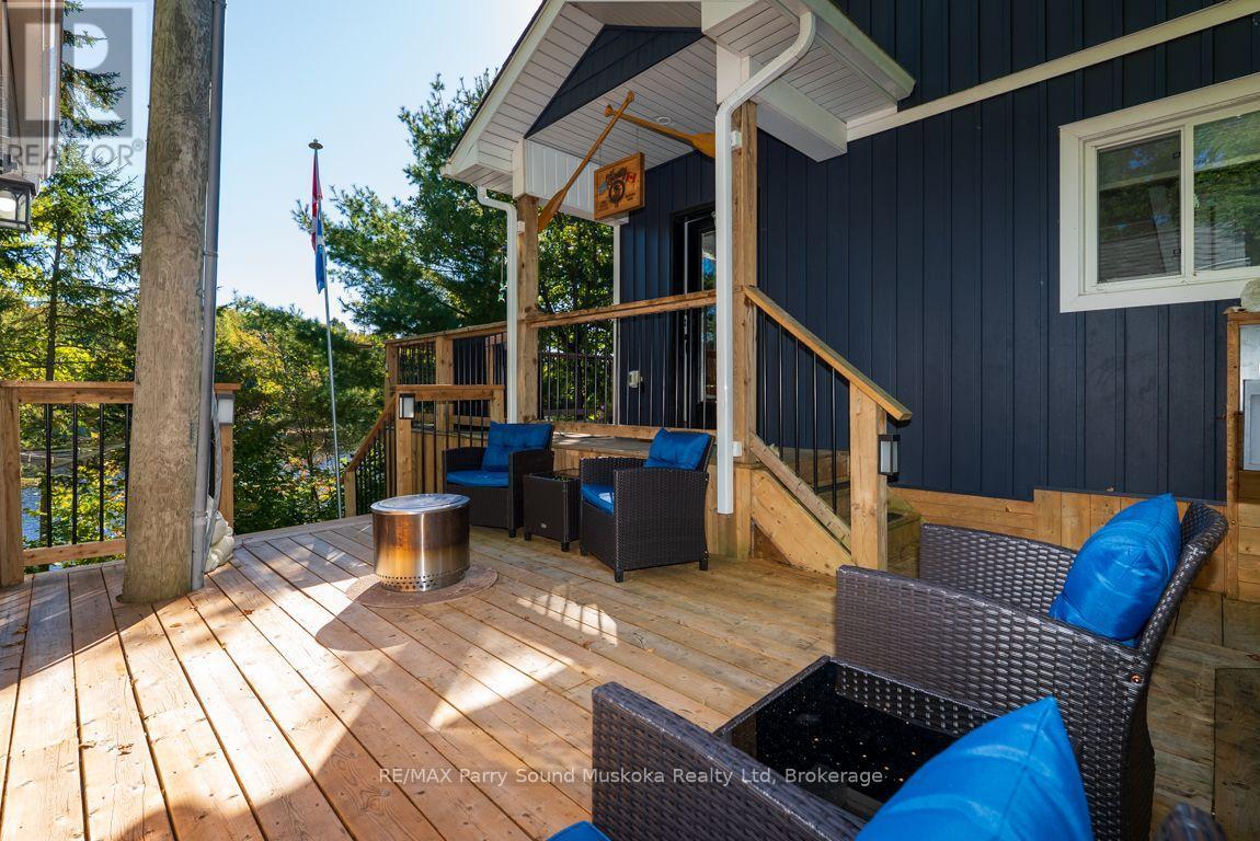 Relax in secluded sitting area - 168B Isabella Lake Road, Seguin, ON