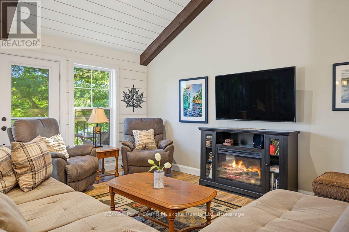 Open concept design, Vaulted ceilings - 168B Isabella Lake Road, Seguin, ON