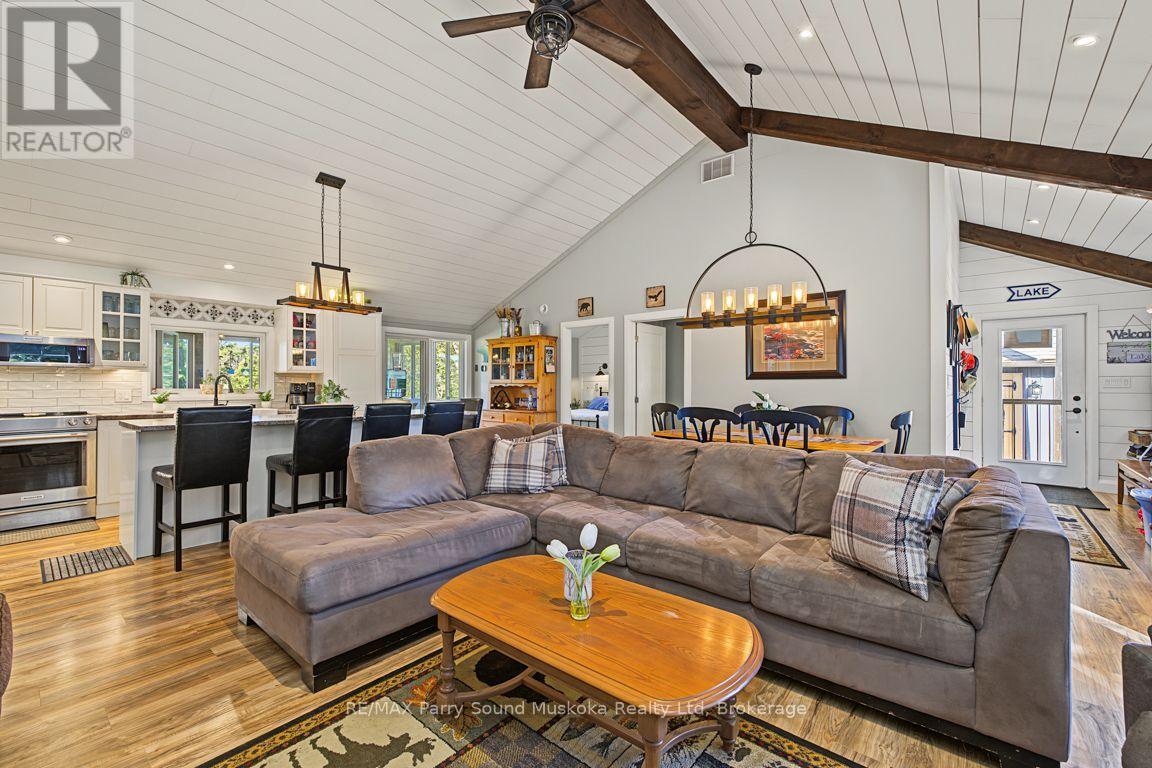 Easy care laminate flooring - 168B Isabella Lake Road, Seguin, ON