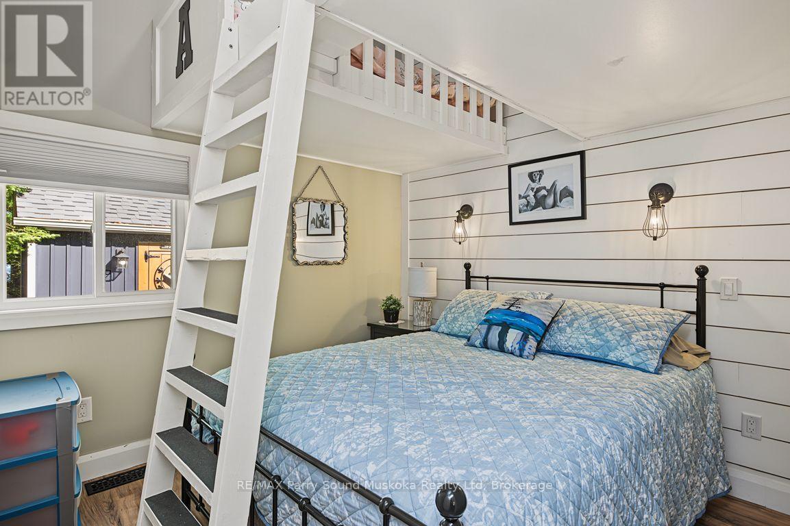 3rd bedroom w built-in loft/bunks - 168B Isabella Lake Road, Seguin, ON