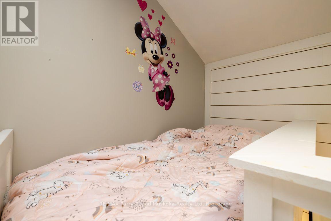 Loft/bunk 1 - 168B Isabella Lake Road, Seguin, ON