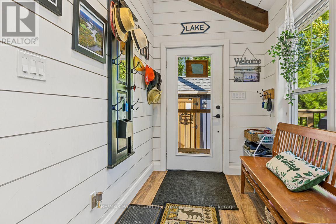 Foyer - 168B Isabella Lake Road, Seguin, ON