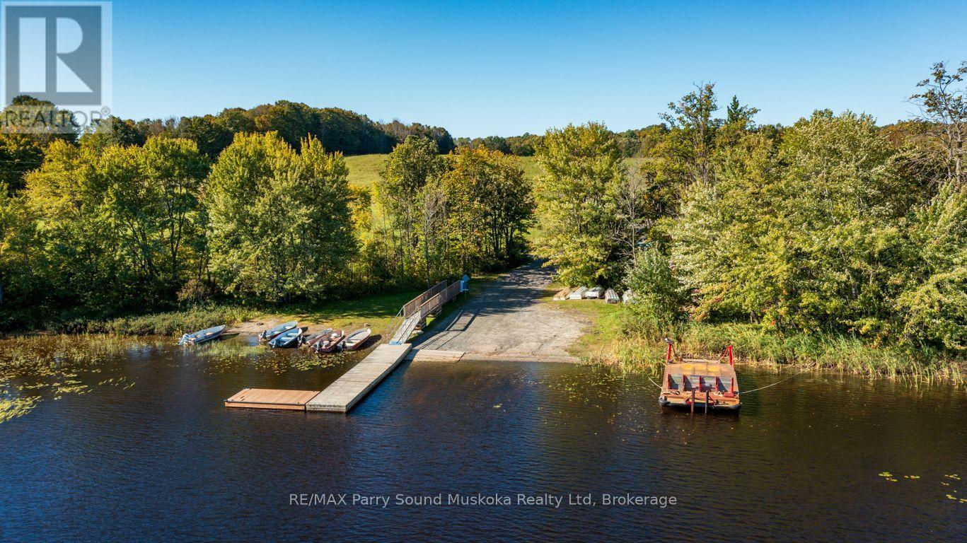 Isabella Lake boat launch - 168B Isabella Lake Road, Seguin, ON