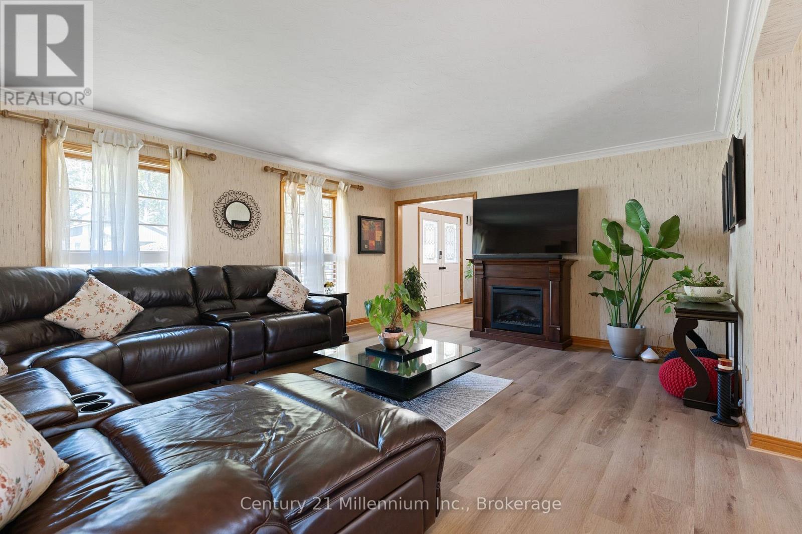 449 6Th Avenue W, Owen Sound, ON