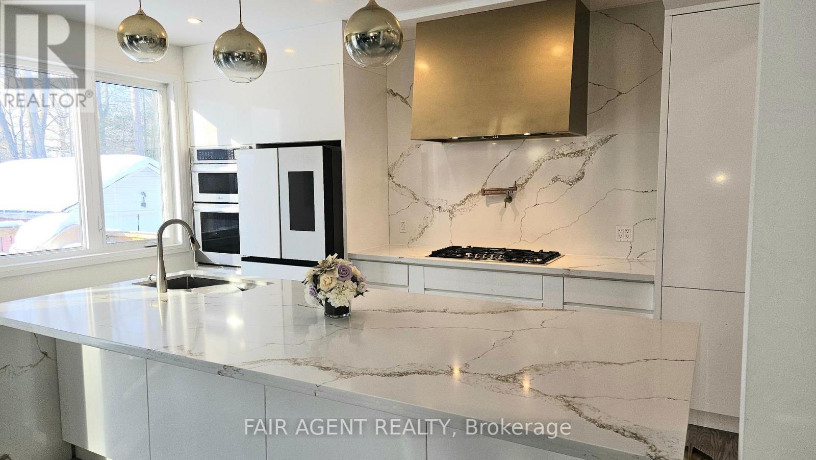 128 Melrose Avenue, Wasaga Beach, ON