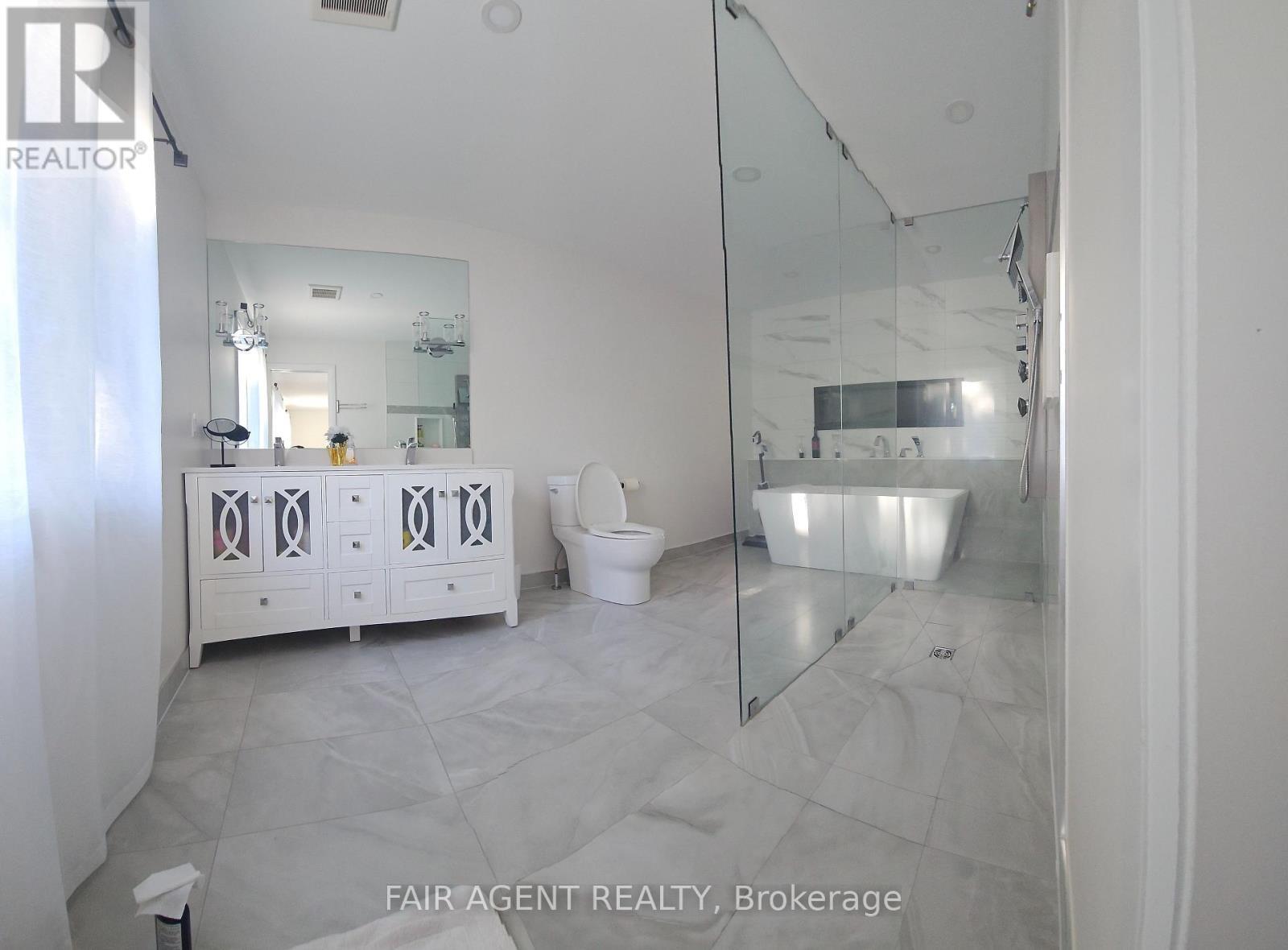 128 Melrose Avenue, Wasaga Beach, ON
