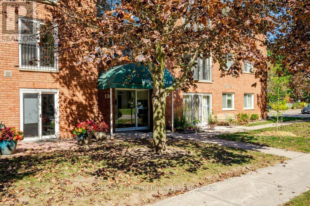 302 - 136 Ware Street, Peterborough (Town Ward 3), ON