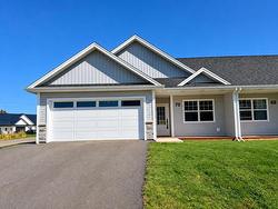 70 Kelly Heights Stratford, PE C1B 4M2