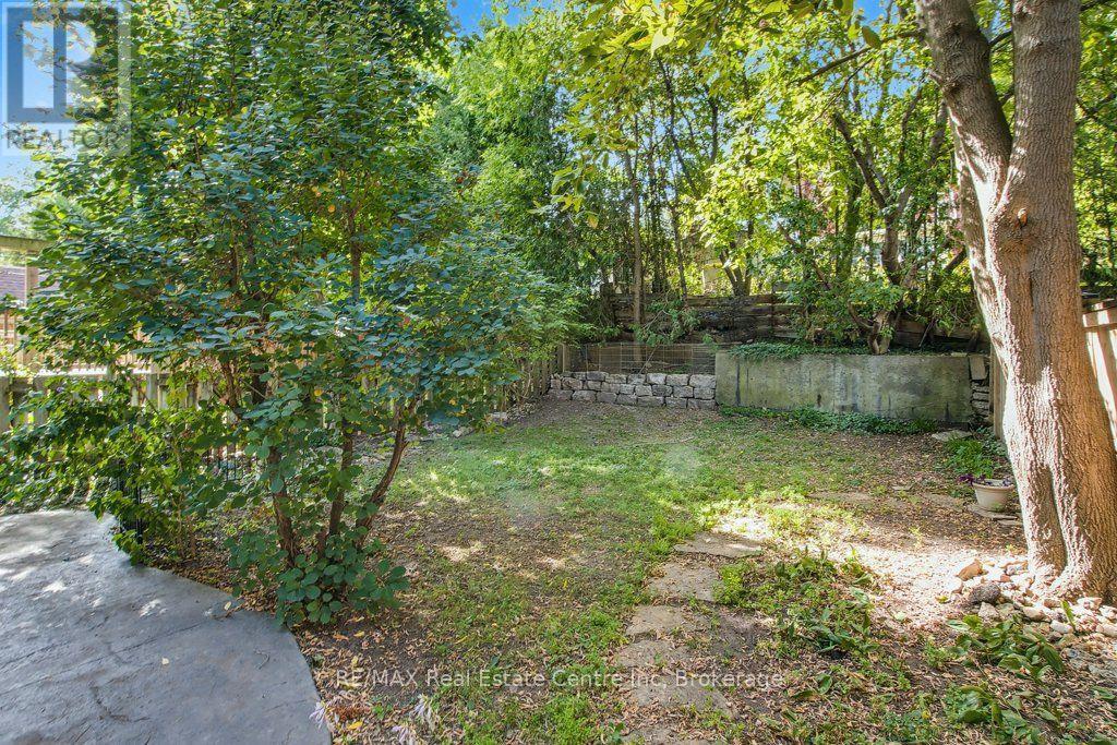 207 Waterloo Avenue, Guelph (Junction/Onward Willow), ON