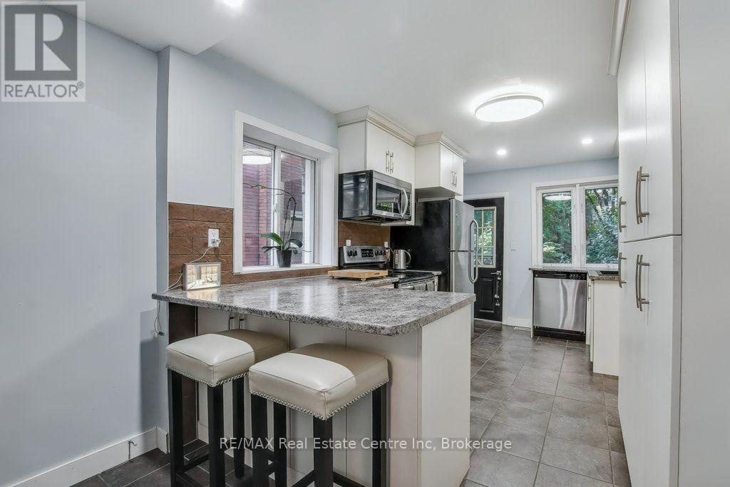 207 Waterloo Avenue, Guelph (Junction/Onward Willow), ON