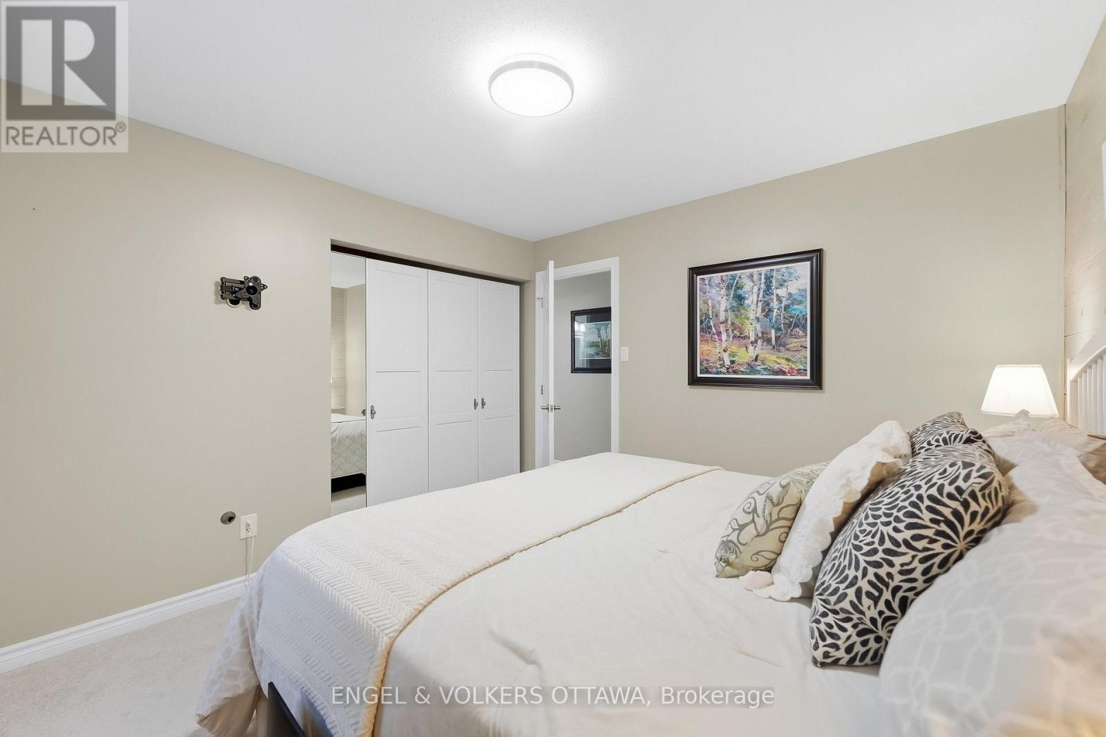 3534 Cambrian Road, Ottawa, ON