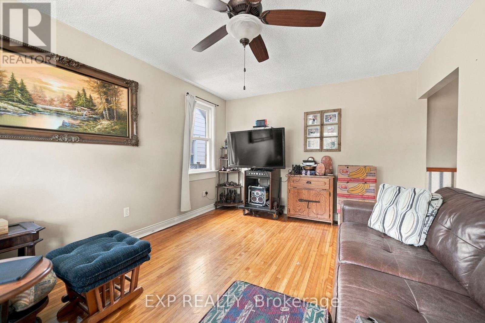 6518 Crawford Street, Niagara Falls (Morrison), ON
