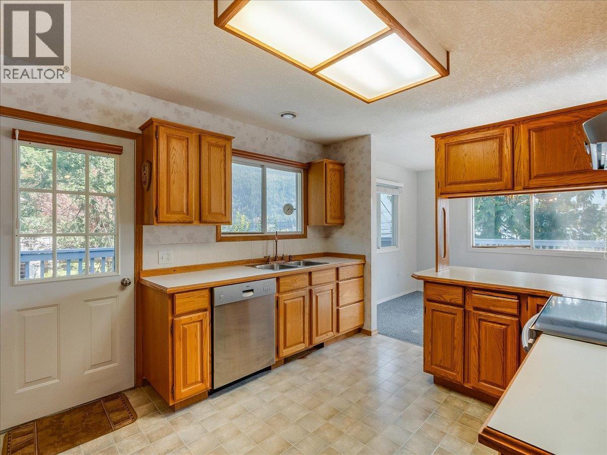 1512 Nasookin Road, Nelson, BC