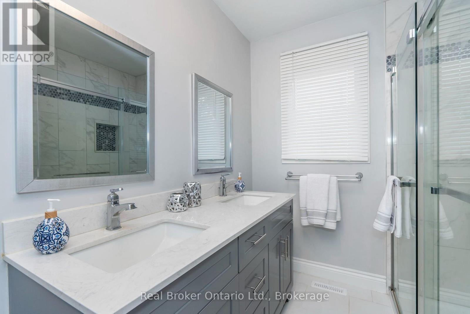 15 Neelands Street, Barrie (West Bayfield), ON