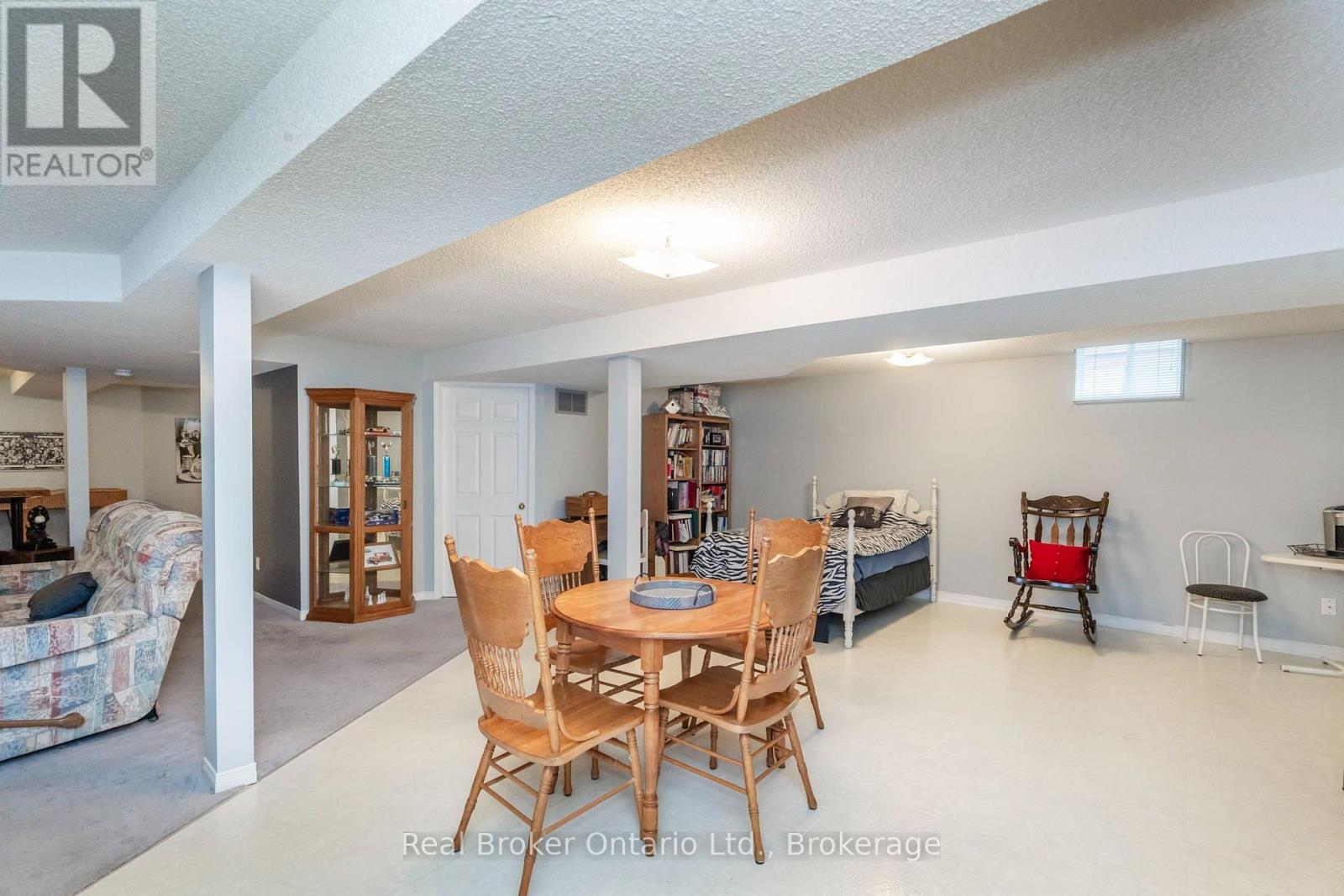 15 Neelands Street, Barrie (West Bayfield), ON