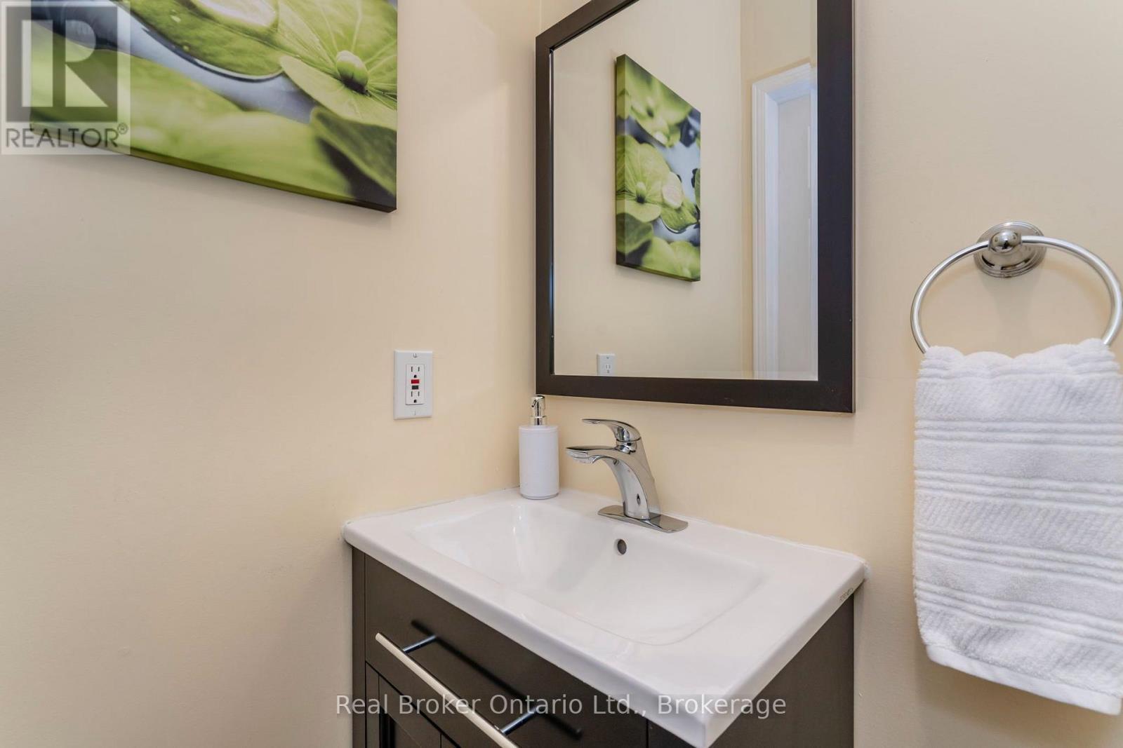 15 Neelands Street, Barrie (West Bayfield), ON