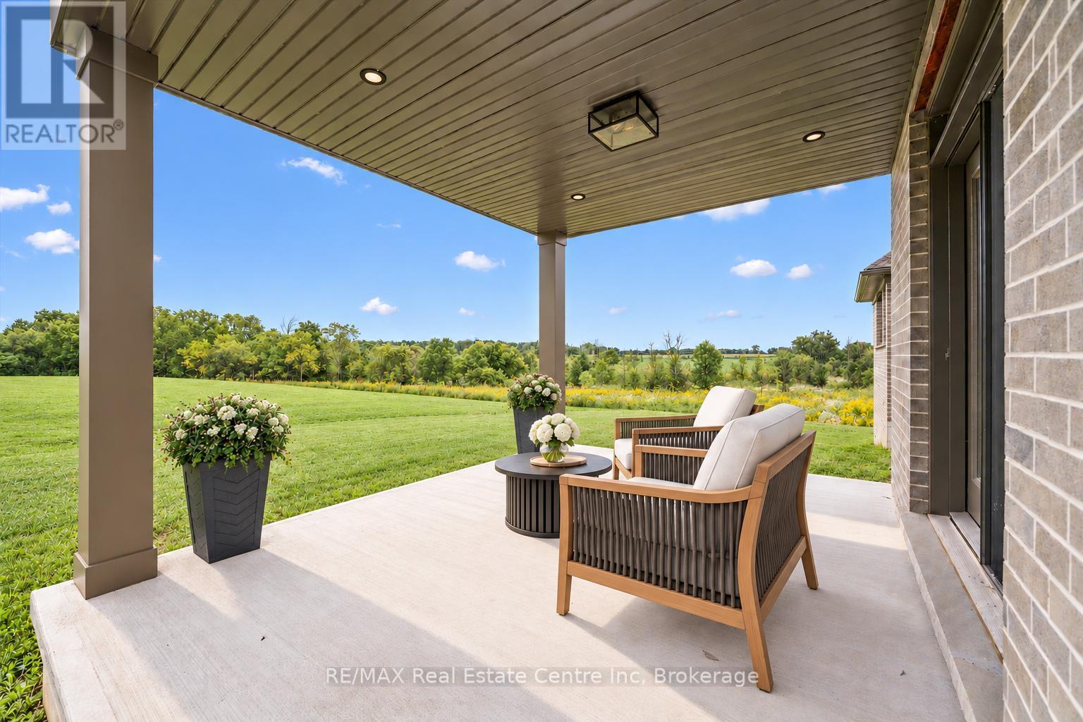 Photo has been virtually staged - 5 Prato Verde Lane, Hamilton (Rockton), ON