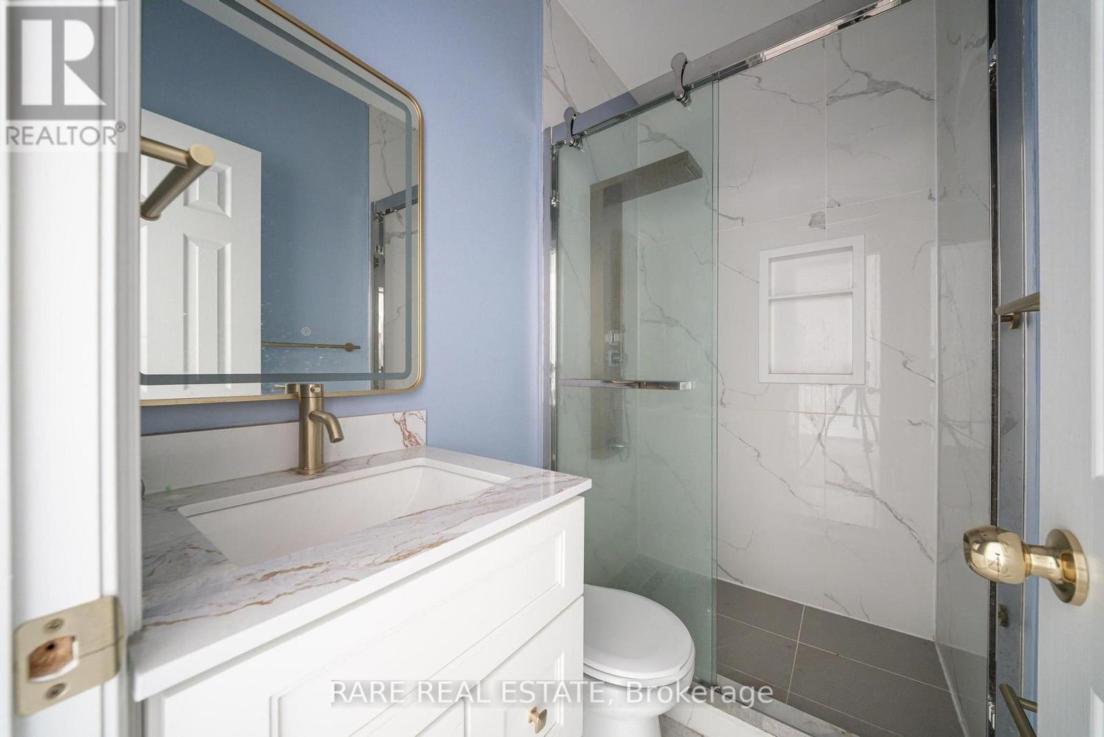 200 Bathurst Street, Toronto, ON