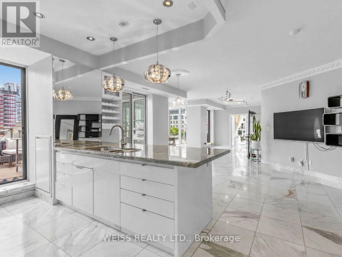 Kitchen - Ph 902 - 18 Beverley Street, Toronto, ON
