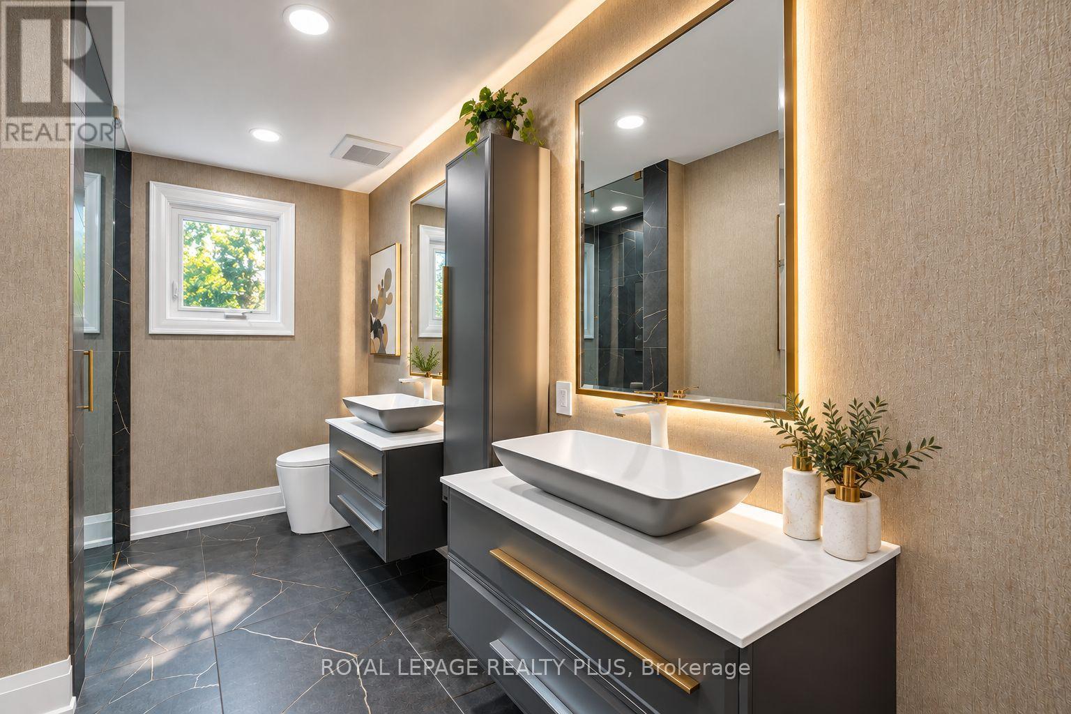 4344 Dallas Court, Mississauga, ON