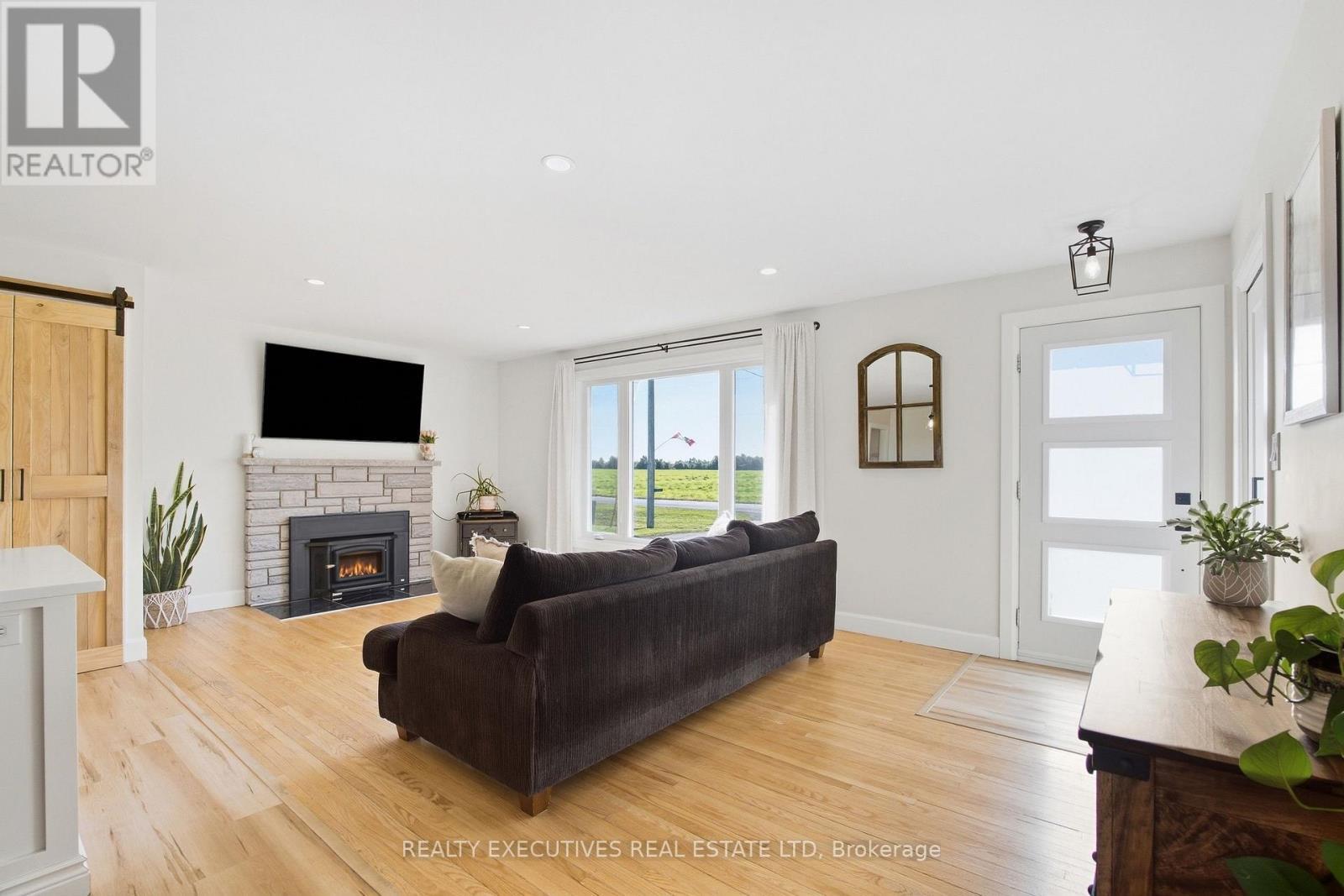 11895 Cloverdale Road, North Dundas, ON