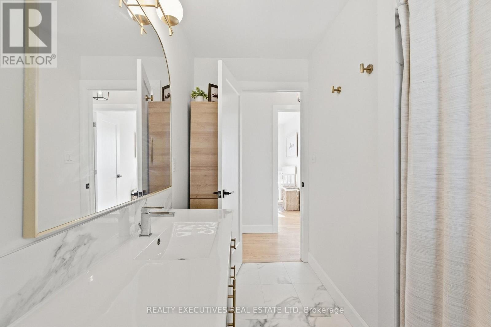 Elegant 3 piece Bathroom - 11895 Cloverdale Road, North Dundas, ON