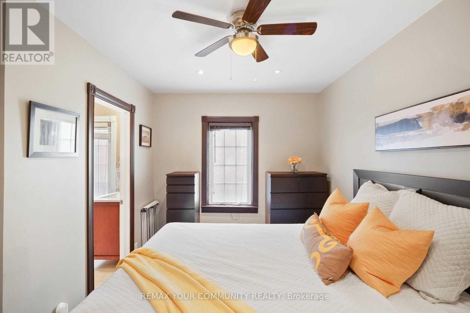19 Mark Street, Aurora, ON