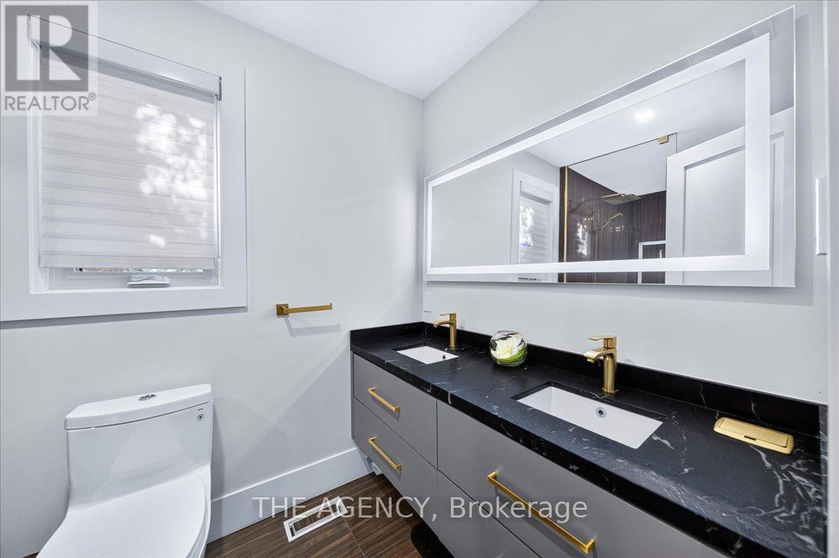 259 Rumble Avenue, Richmond Hill, ON